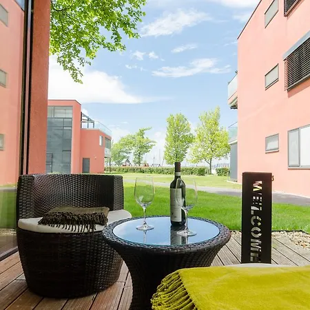 Balatonbee Apartman Διαμέρισμα