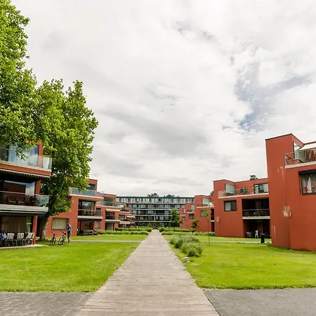 Balatonbee Apartman *