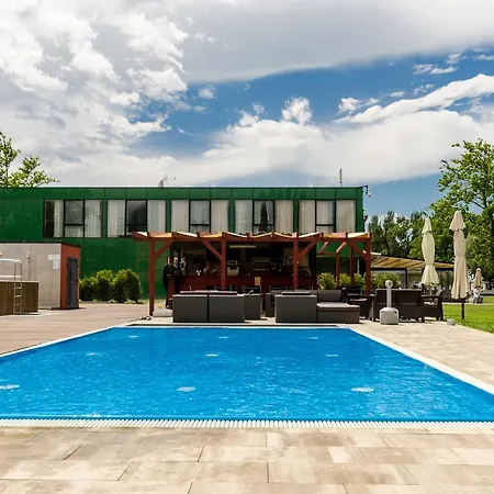 Balatonbee Apartman Διαμέρισμα *