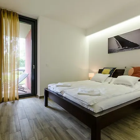 Διαμέρισμα Balatonbee Apartman