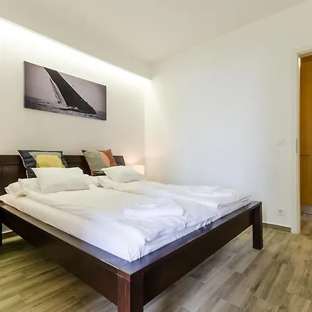 Balatonbee Apartman